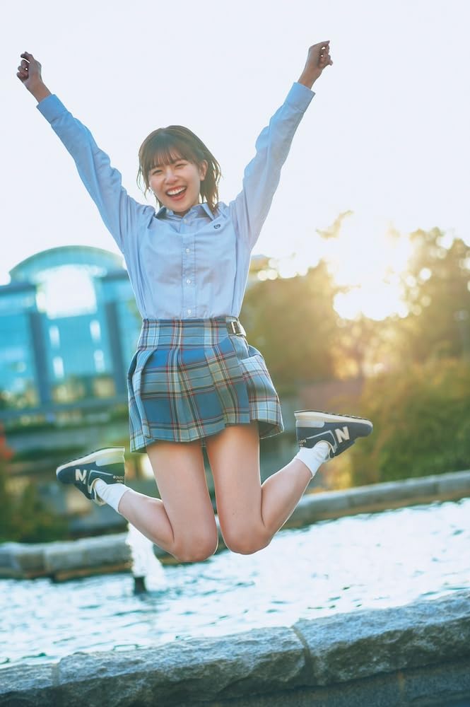日向坂46 松田好花 1st 寫真集 振り向いて