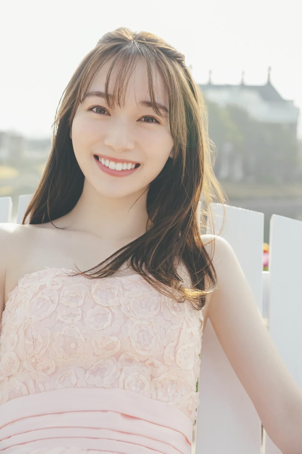 櫻坂46 守屋麗奈1st 寫真集 「笑顔のグー、チョキ、パー」