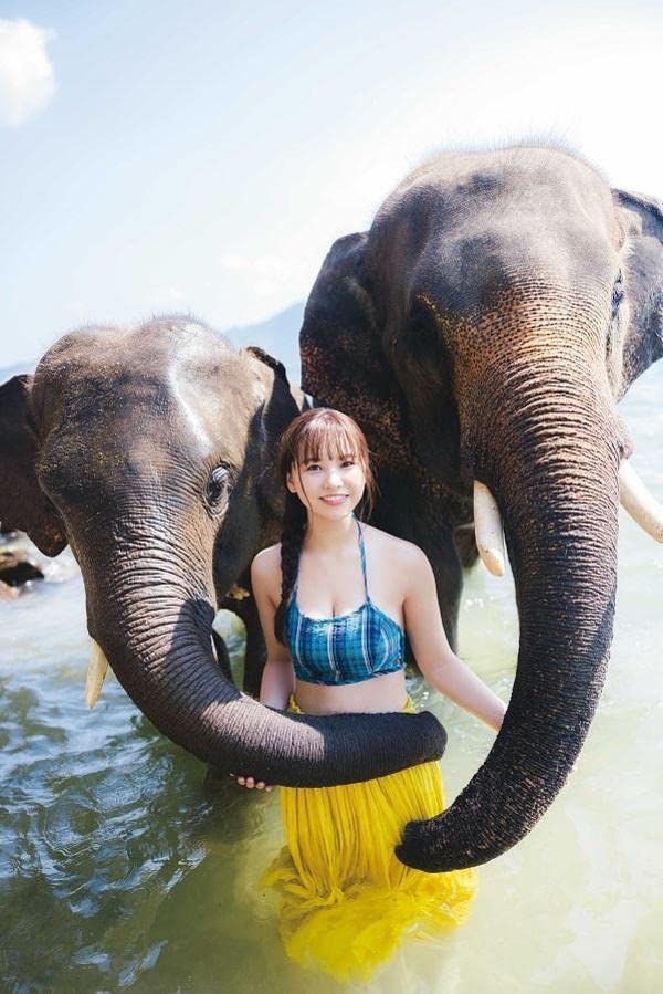 NMB48本郷柚巴 卒業記念寫真集  どこを見ればいい?